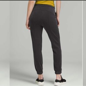 Lululemon Softstreme Relaxed High-Rise Pant NWT Sz 10 in Black